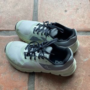 On Women's Cloudrunner Running Shoes - Frost/Aloe
